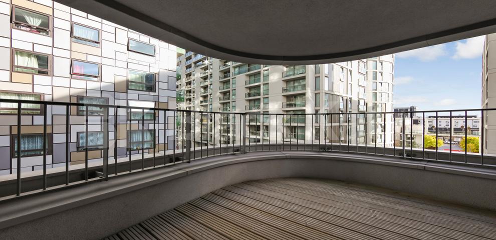 			NEW INSTRUCTION, 2 Bedroom, 1 bath, 1 reception Apartment			 35 Indescon Square , Canary Wharf
